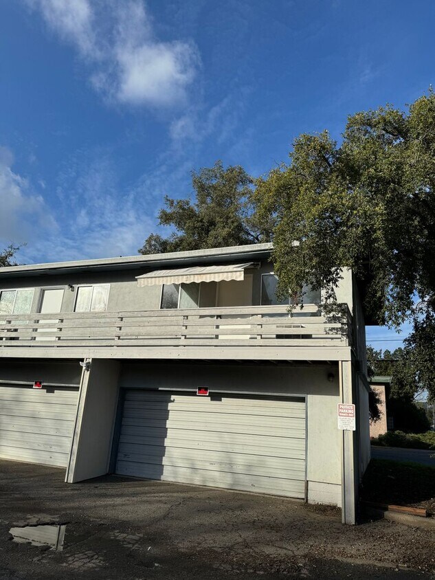 Foto principal - 560 McConnell Ave