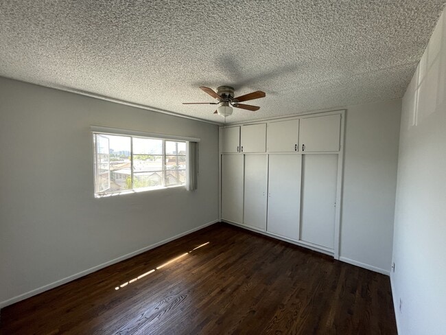 Right Bedroom - 634 Glenwood Rd