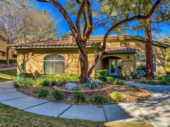 Foto del edificio - 1608 Cardinal Bluff Dr