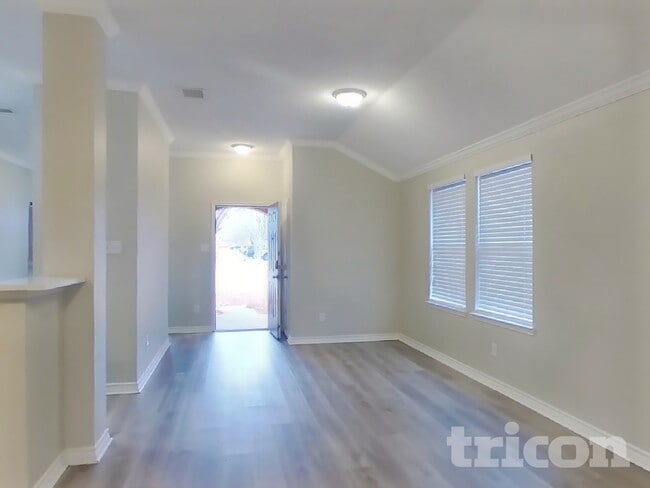 Building Photo - 143 Redbud Dr