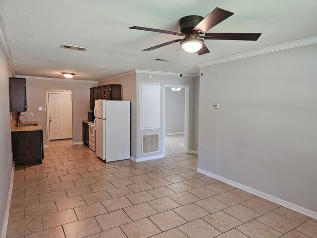 Building Photo - 23895 Leaning Oaks Dr