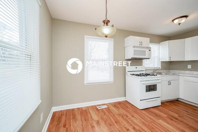 Foto del edificio - 3 Bedroom Pet-Friendly Home in COLUMBUS, OH with Main Street Renewal