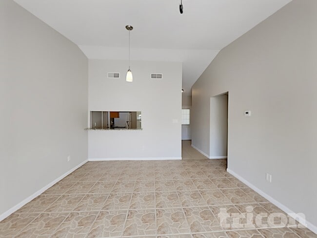 Building Photo - 1757 Lakeview Village Dr