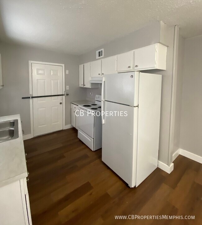 Foto del edificio - HALF OFF ONE MONTH RENT