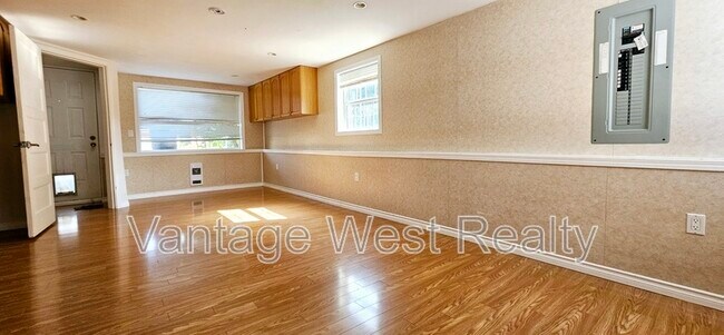 Building Photo - 380 Patterson Rd