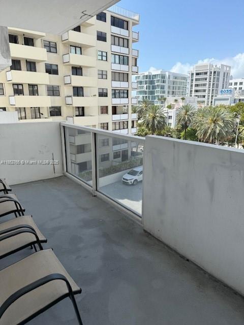 Foto del edificio - 100 Lincoln Rd