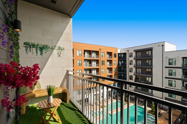 Foto del edificio - 9127 Research Blvd