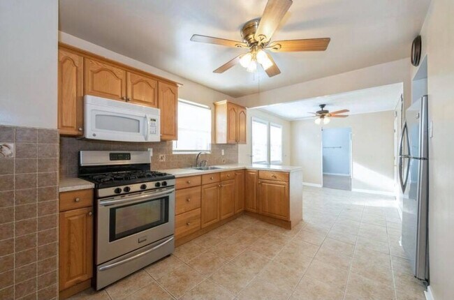 2FL Kitchen/Living Space - 221 Bay 8th St