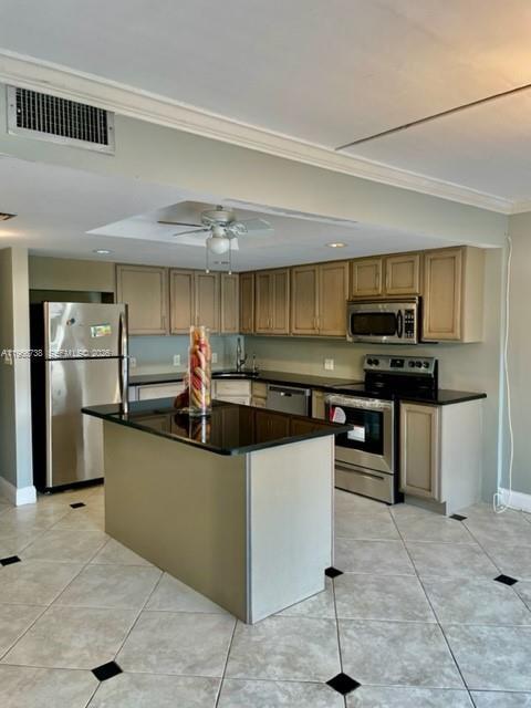 Foto del edificio - 613 N University Dr