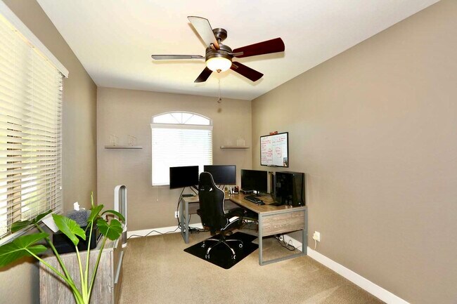 Foto del edificio - 48 White Oak Ave