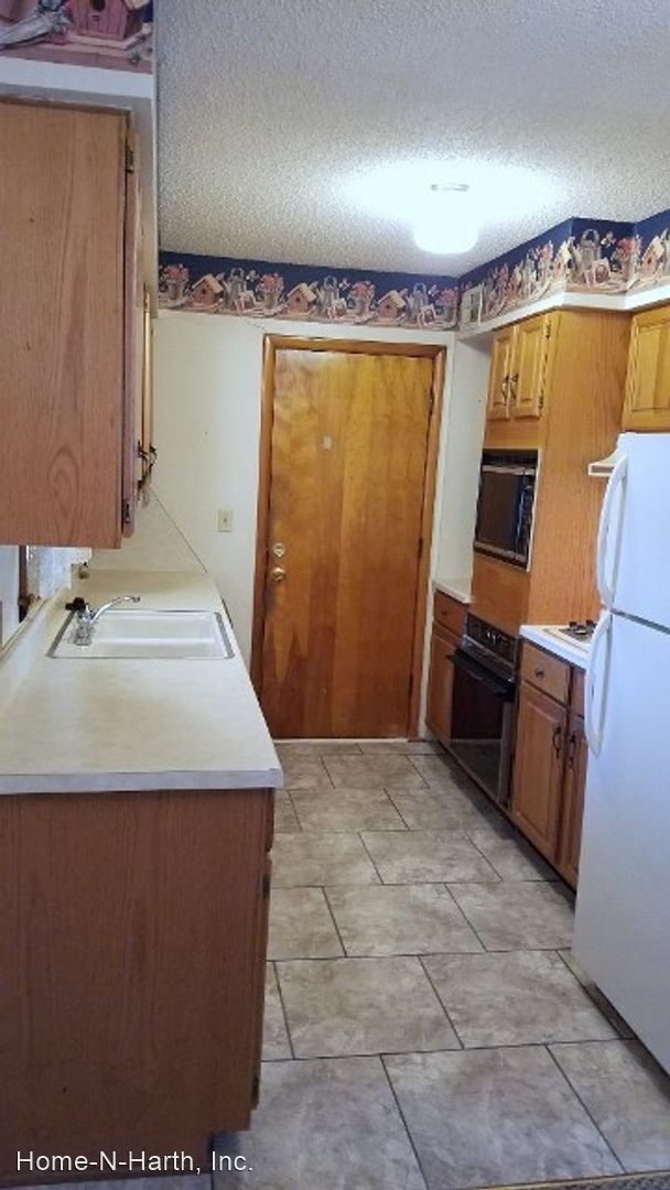 Building Photo - 3 br, 2 bath House - 2927 S Elizabeth
