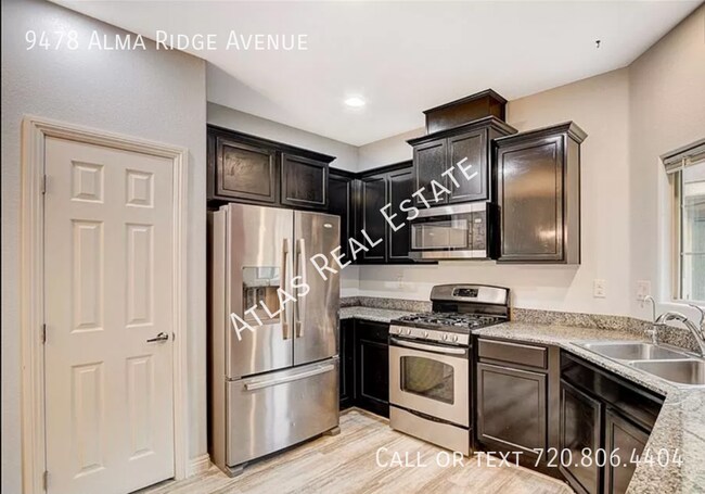 Foto del edificio - **COMING SOON 03/20/2024**  Stunning 3 Bed...