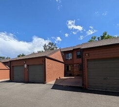 Building Photo - 449 S Wright St