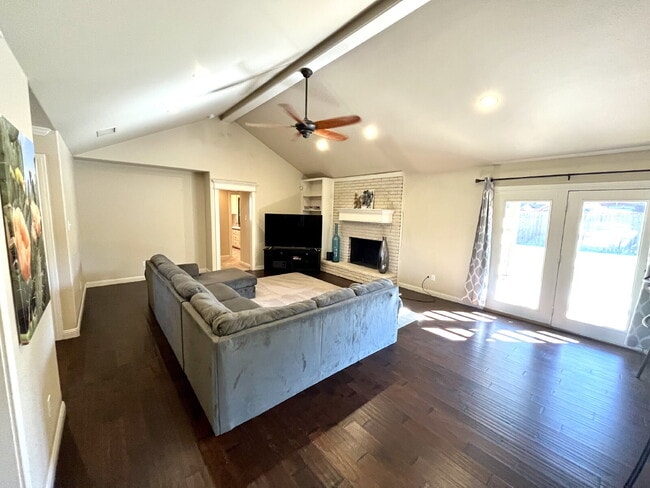 Building Photo - Spacious 4-Bedroom Home with Backyard Basketball Court Available for Summer 2026 Pre-Lease