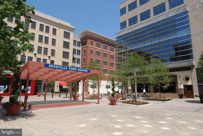 Building Photo - 1004 Gaither Rd