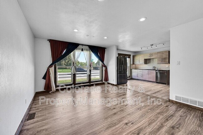 Building Photo - 4901 Crown Blvd