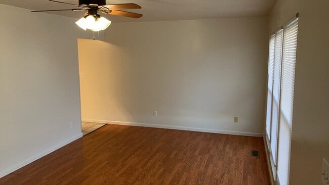 Foto del edificio - 970 W Alkaline Springs Rd