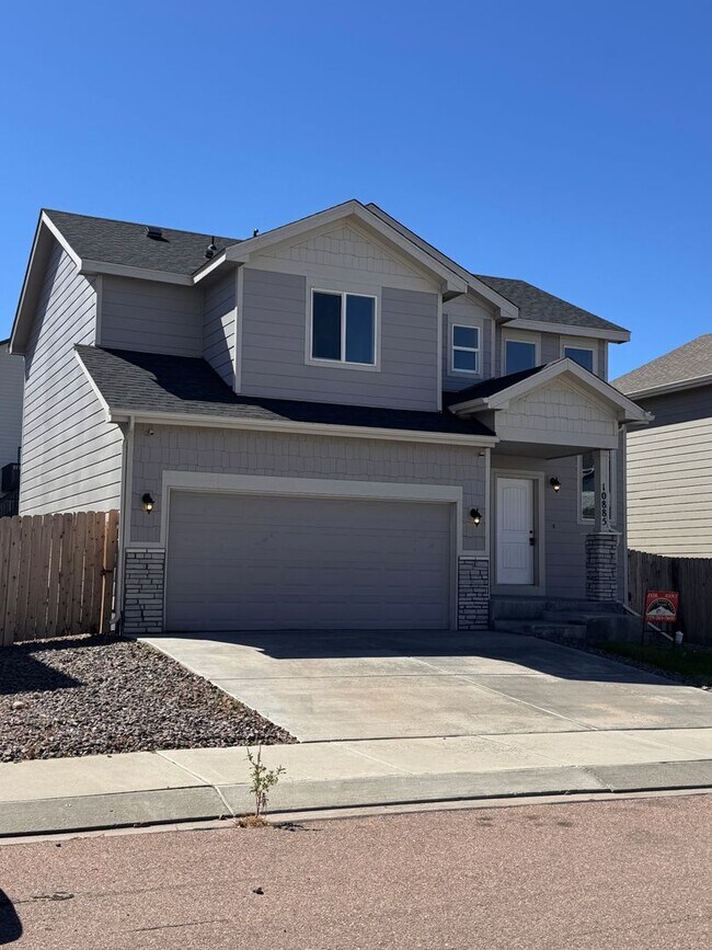 Building Photo - 10885 Matta Dr