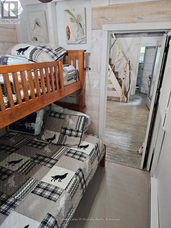 Photo du bâtiment - 1157 Moon River Rd