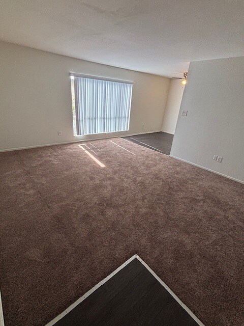 Entrada/Sala de estar - Ace Apartments