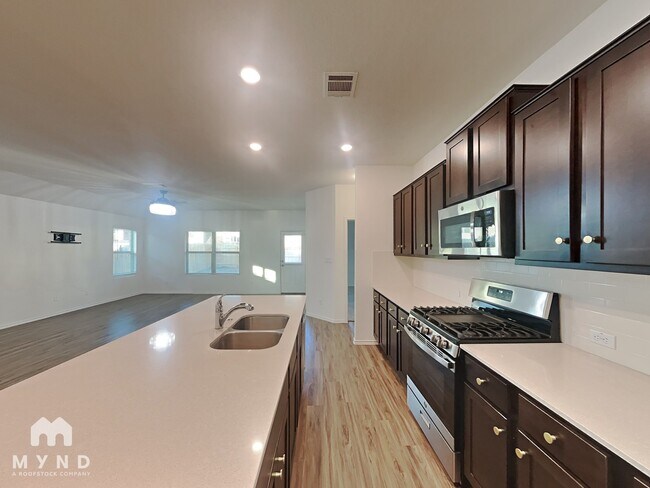 Building Photo - 6431 Teramo Ter