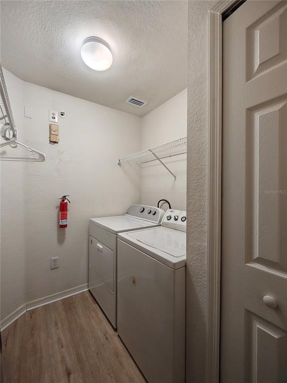 Building Photo - 5471 Vineland Rd