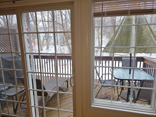 Foto del edificio - 104 Demarest Ln