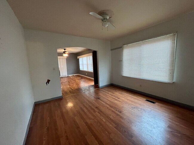 Building Photo - 2 Bedrooms, 1 Bathroom - Home in West Rome!