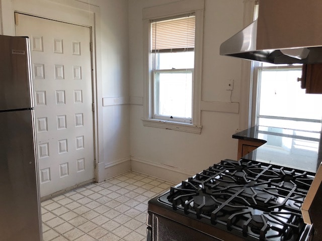 Building Photo - 3 br, 1.5 bath House - 3228 Grand Ave.