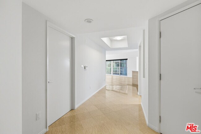 Foto del edificio - 13600 Marina Pointe Dr