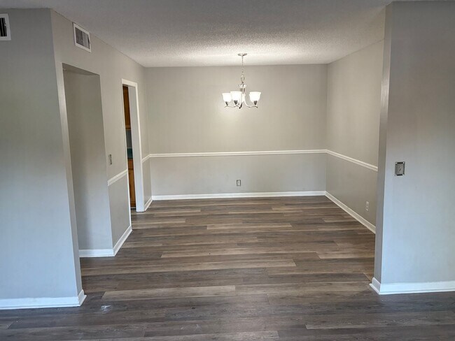 Photo - 515 Basswood Ave Apartment