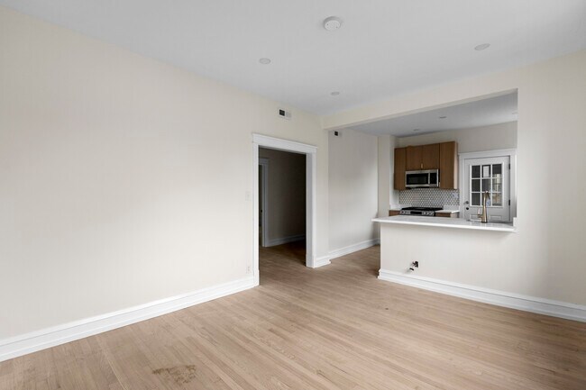 Foto del edificio - 4636 N Hamilton Ave