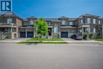 Building Photo - 1593 Chretien St