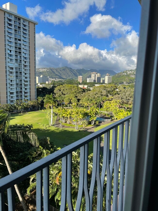 1511 Nuuanu Ave Unit 828, Honolulu, HI 96817 Condo for Rent in Honolulu, HI