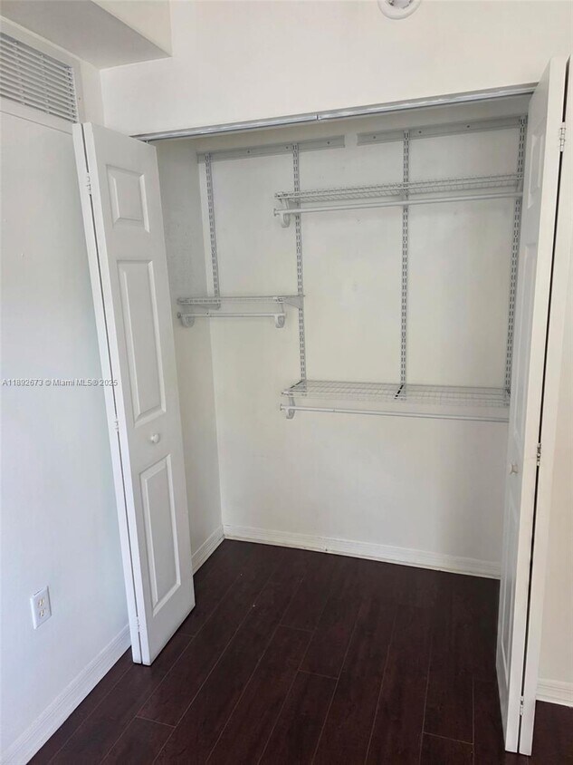 Foto principal - 11060 SW 196th St