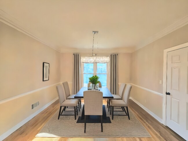 Building Photo - 110 Vicarage Ct