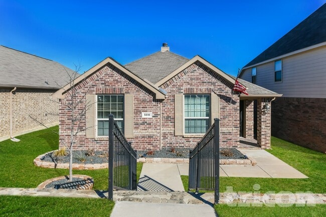 Building Photo - 5816 Burgundy Rose Dr