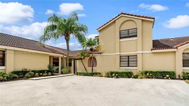 Foto del edificio - 6460 NW 170th Terrace