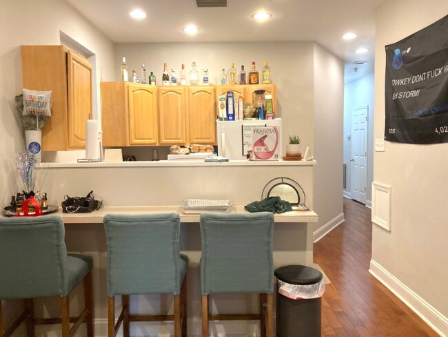 Photo - 1615 N Sydenham St Apartment