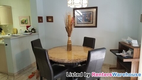 Foto del edificio - 8424 Majestic View Ave