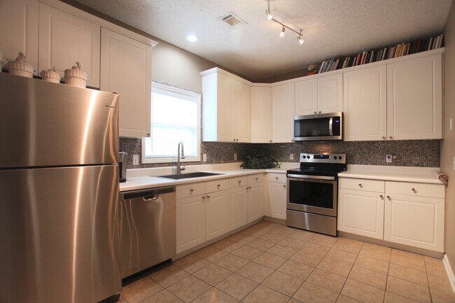 Foto del edificio - 1297 N Dean Rd