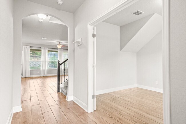 Building Photo - 13154 Beals Cir