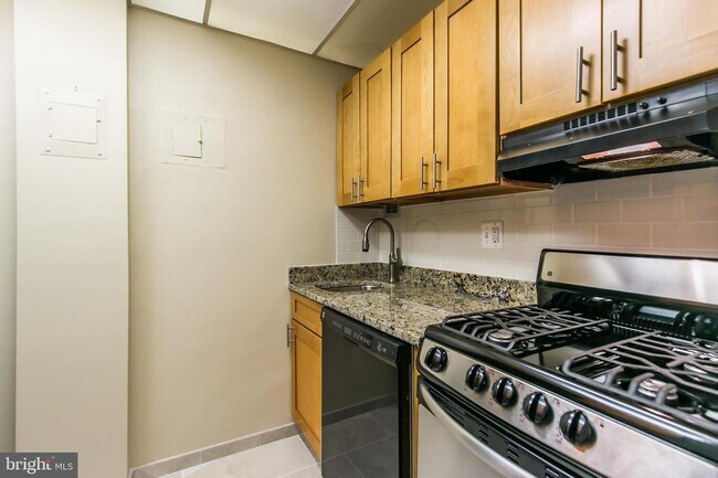 Foto del edificio - 1011 Arlington Blvd