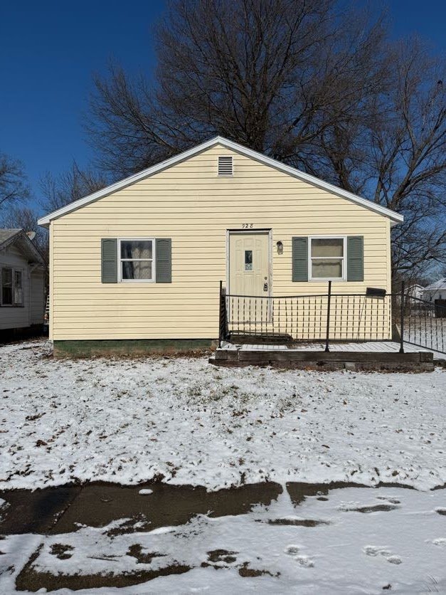 Building Photo - 928 W Waggoner St