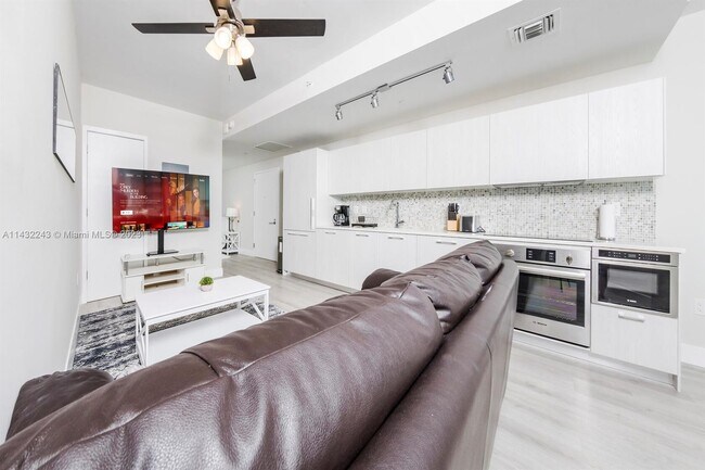 Foto del edificio - 501 NE 31st St