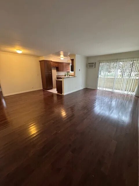 Foto del edificio - 14306 Riverside Dr