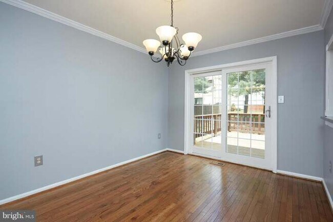 Building Photo - 6157 Green Hollow Ct