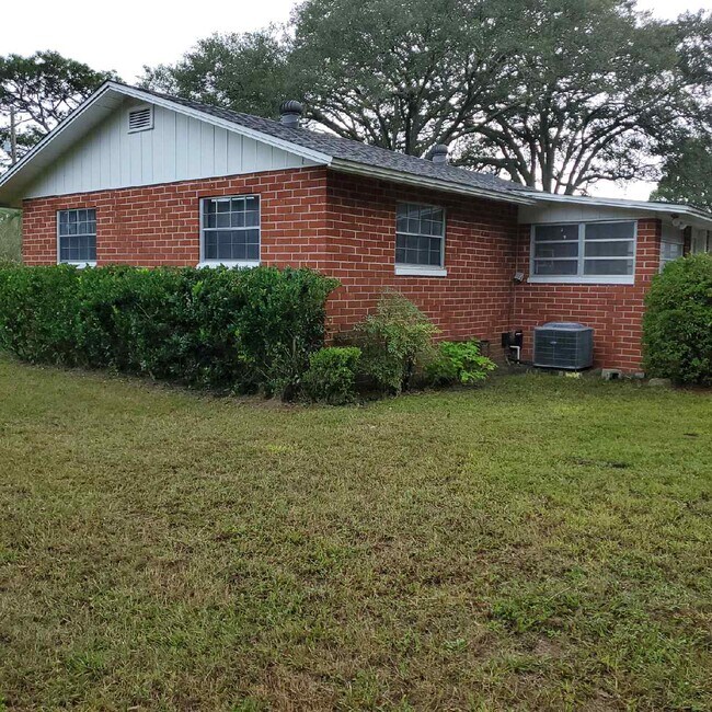 Building Photo - 85139 Radio Ave