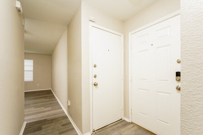 Building Photo - 306 Olivia Ln