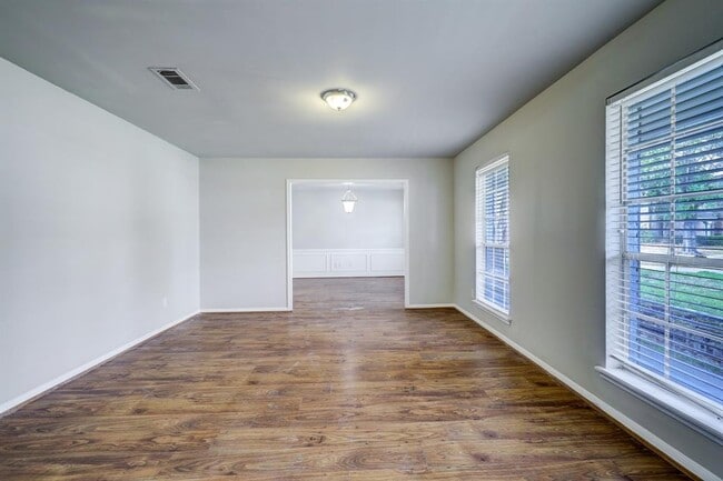 Building Photo - 2023 Hamlin Valley Dr